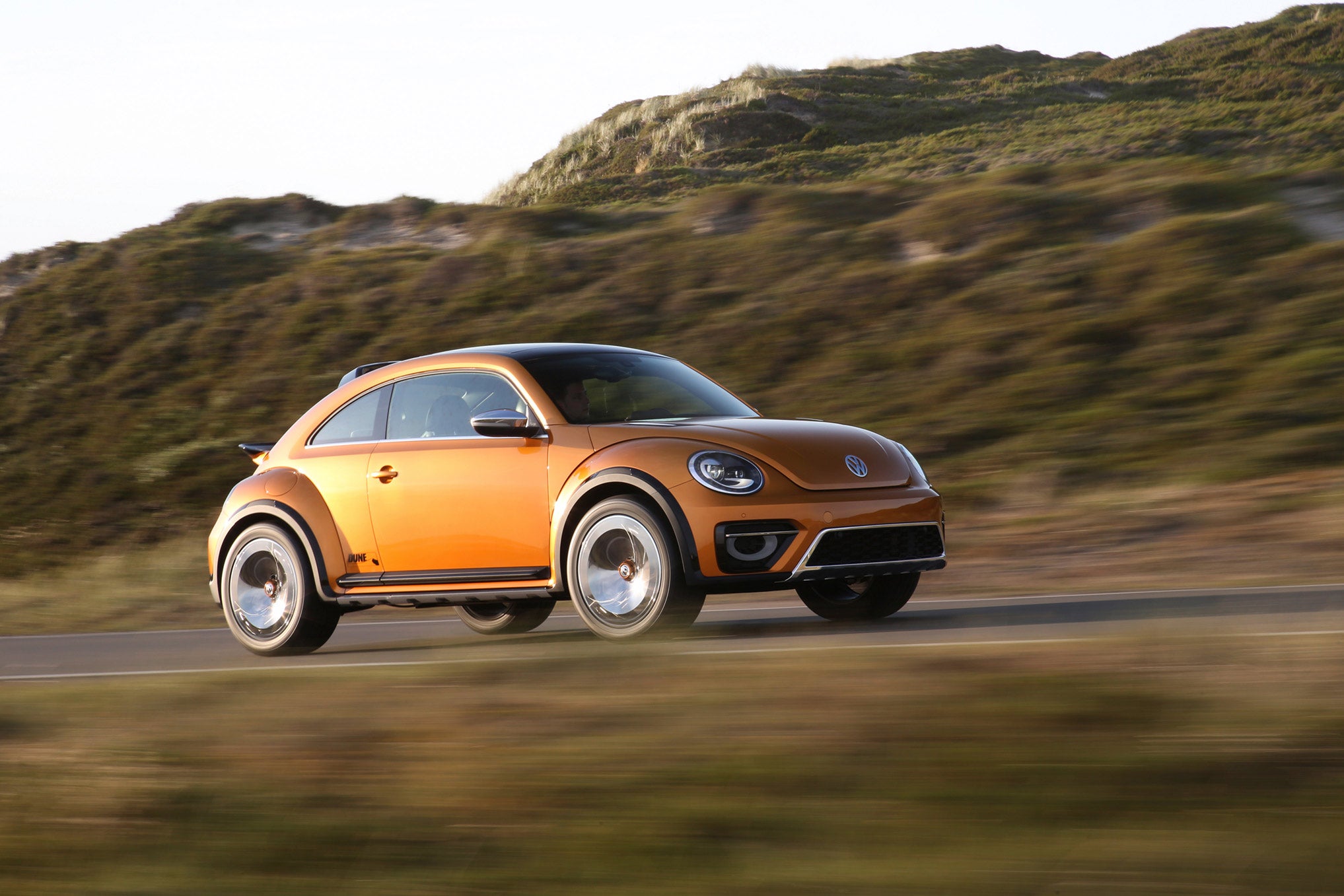 Фольксваген жук новый. Фольксваген Beetle Dune. VW Beetle Dune Concept. Volkswagen Beetle Dune Concept.. Фольксваген Жук Битл.